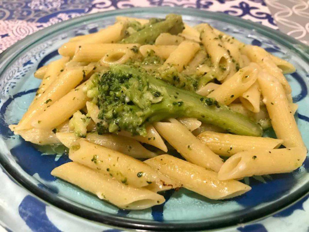 Pasta Con Broccoli Siciliani E Pecorino Le Ricette Di Ricettasprint