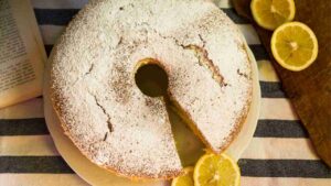 Ciambellone della nonna al limone - blog.ricettasprint.it