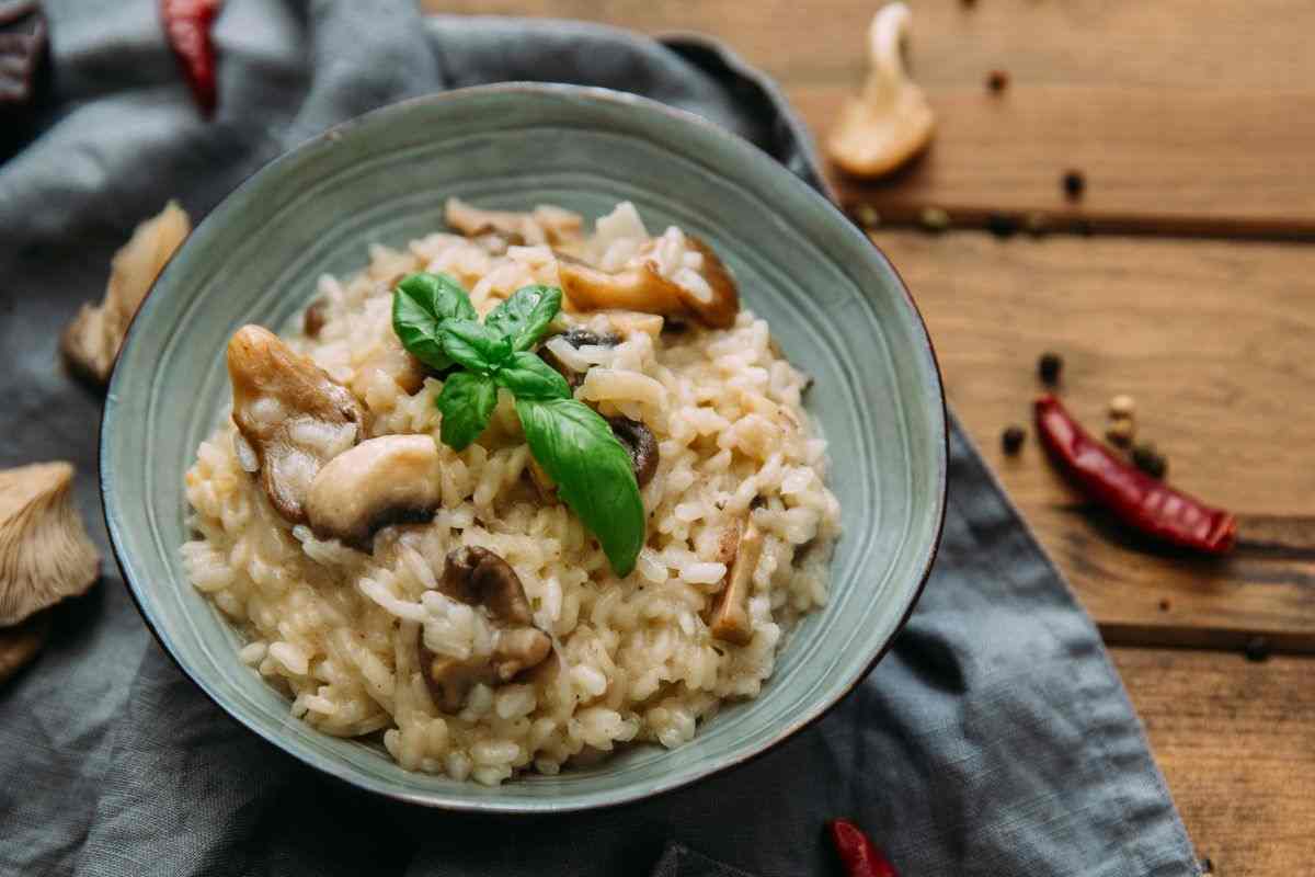 piatto di risotto ai funghi