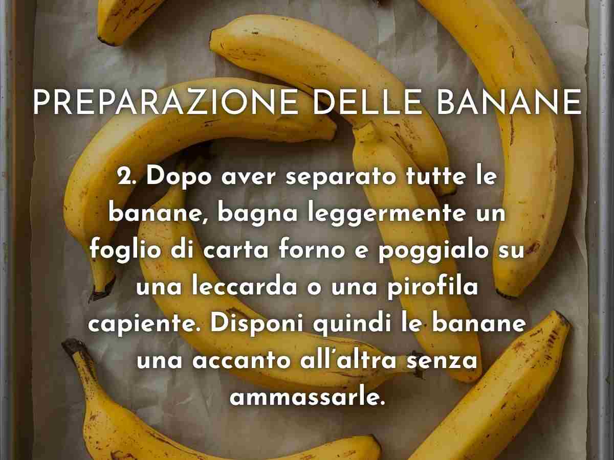 banane su una teglia rivestita di carta forno