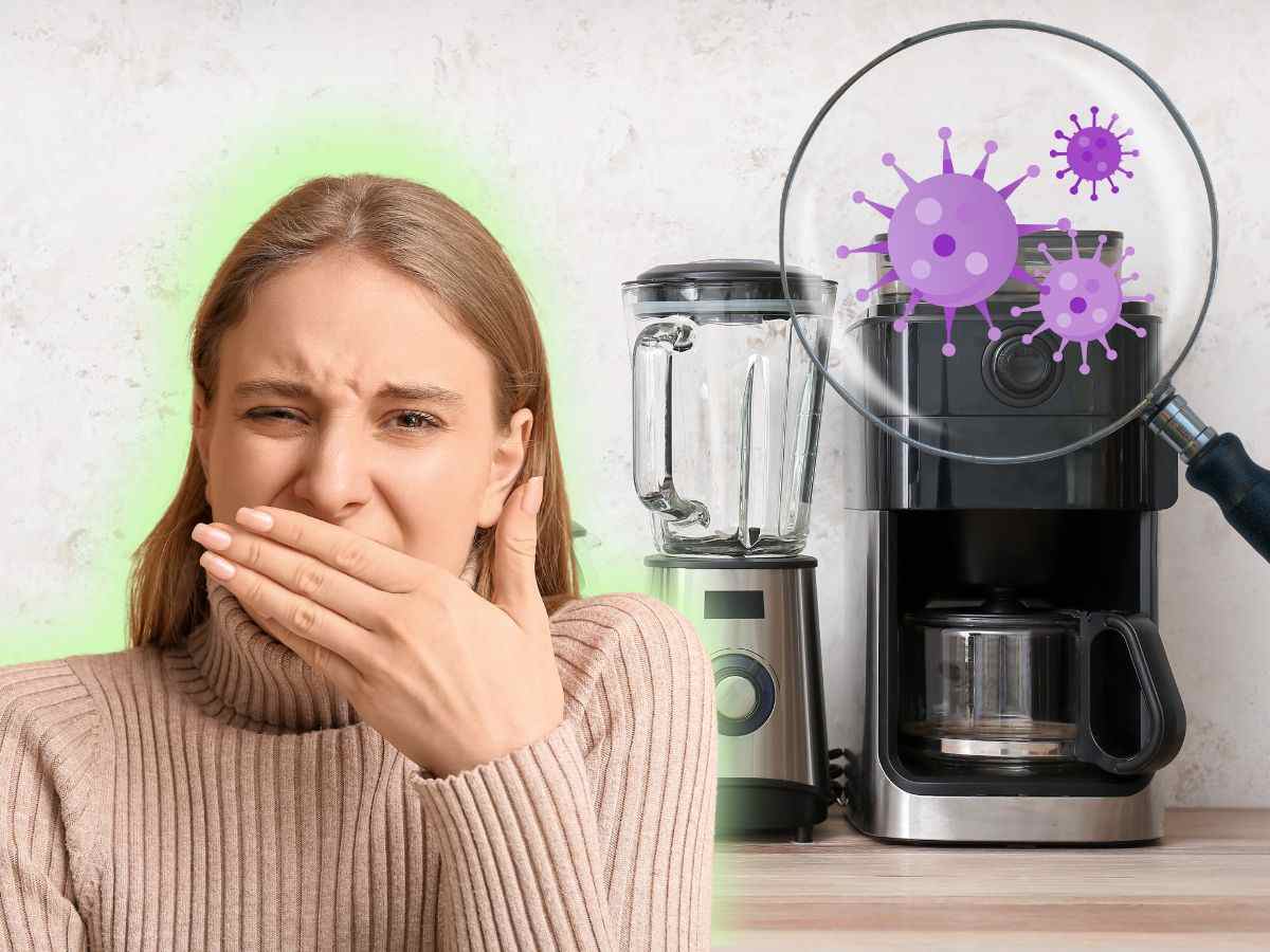 donna disgustata, lente ingrandimento e batteri