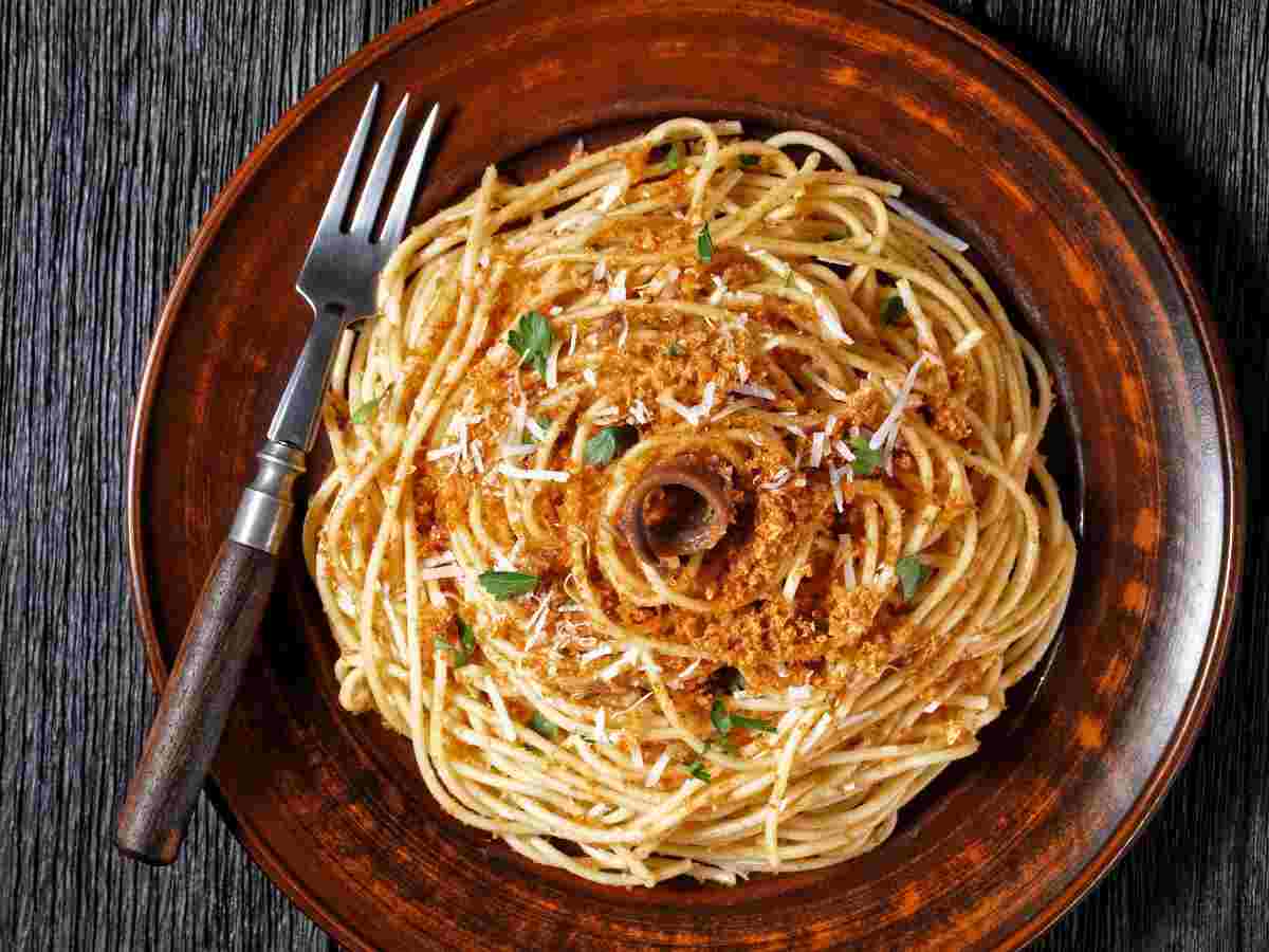 spaghetti aglio, olio peperoncino e pangrattato