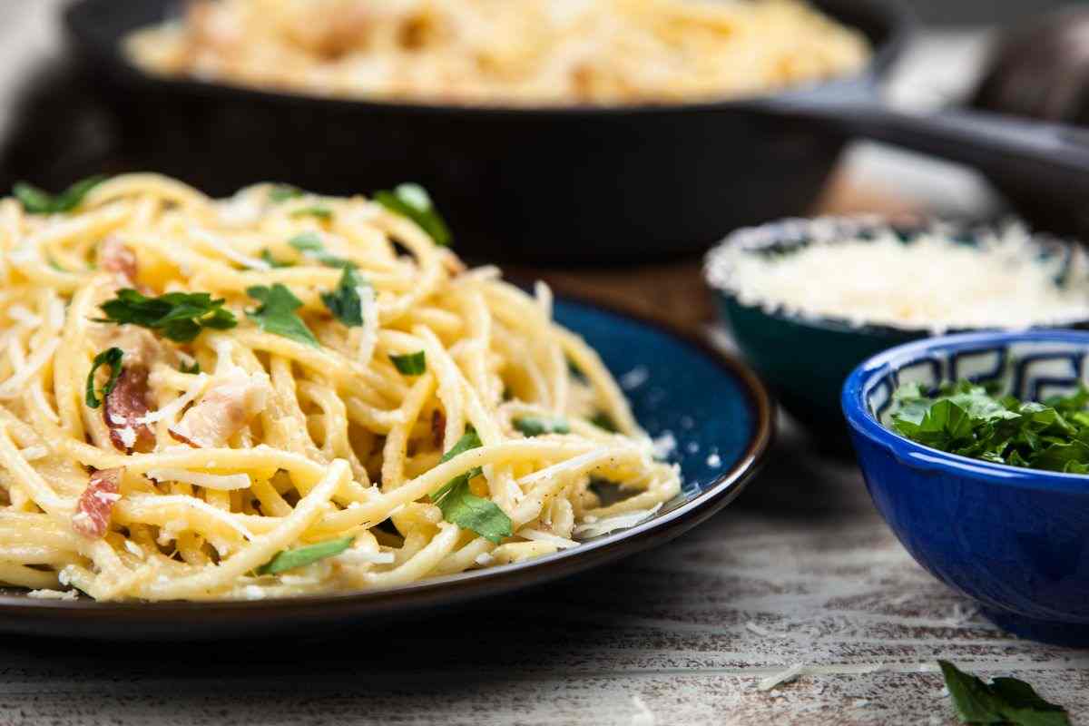 spaghetti con pancetta e prezzemolo