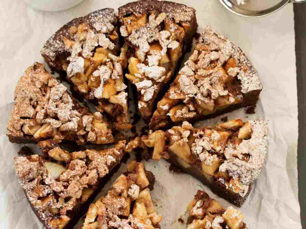 torta a fette con mele e cacao