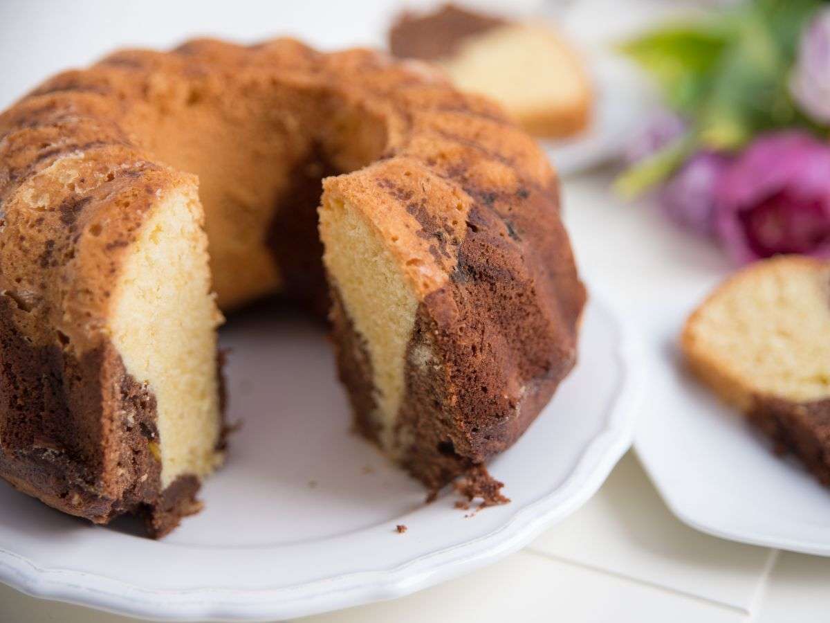 ciambellone cioccolato e vaniglia